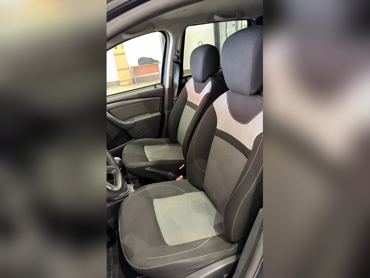 Dacia Duster SL Blackshadow dCi 110CV 4x2 EU6 foto 7